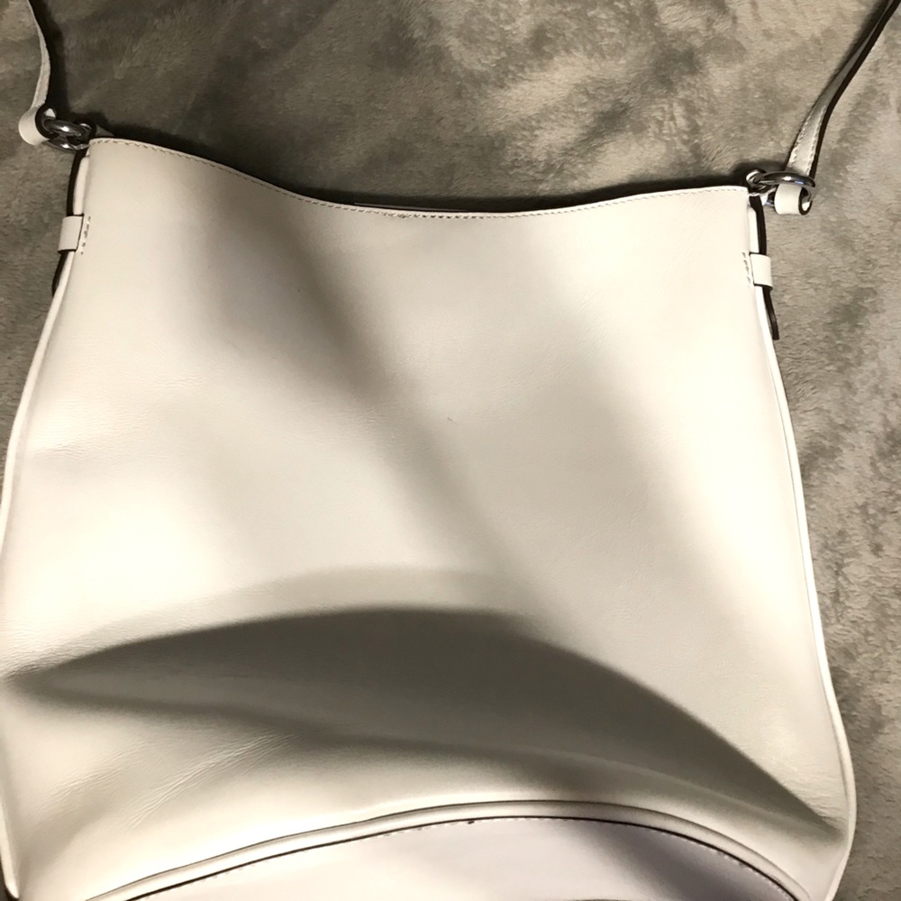 White shoulder bag